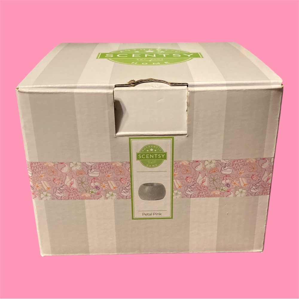 SCENTSY Petal Pink Warmer Brand New WHIFF BOX